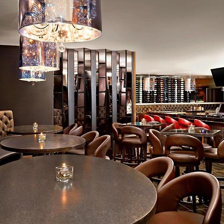 Four Points By Sheraton Hotel & Suites Calgary West Bagian luar foto