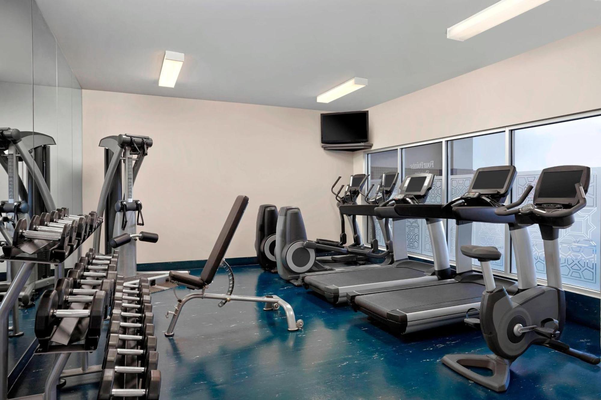 Four Points By Sheraton Hotel & Suites Calgary West Bagian luar foto