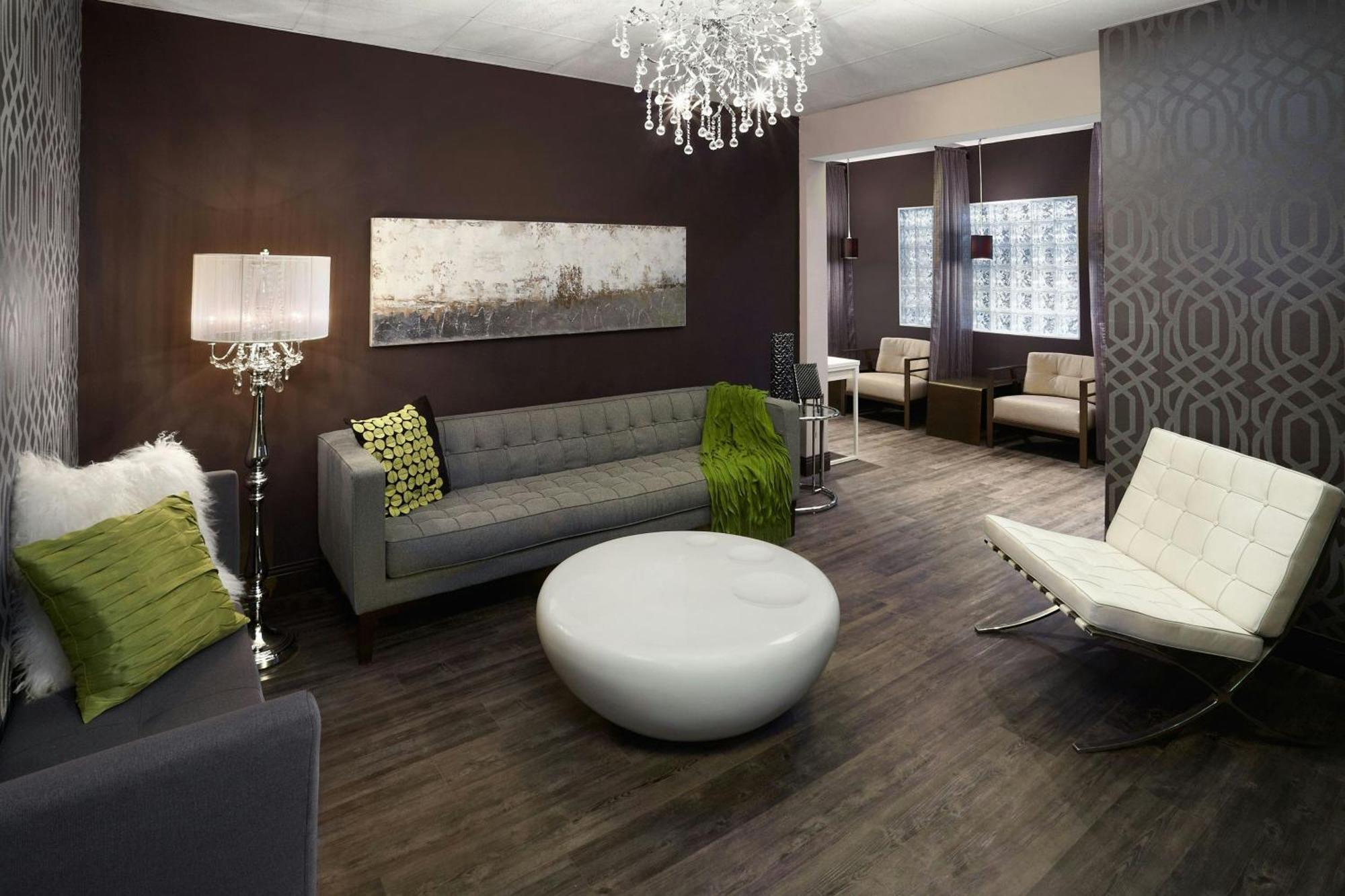 Four Points By Sheraton Hotel & Suites Calgary West Bagian luar foto