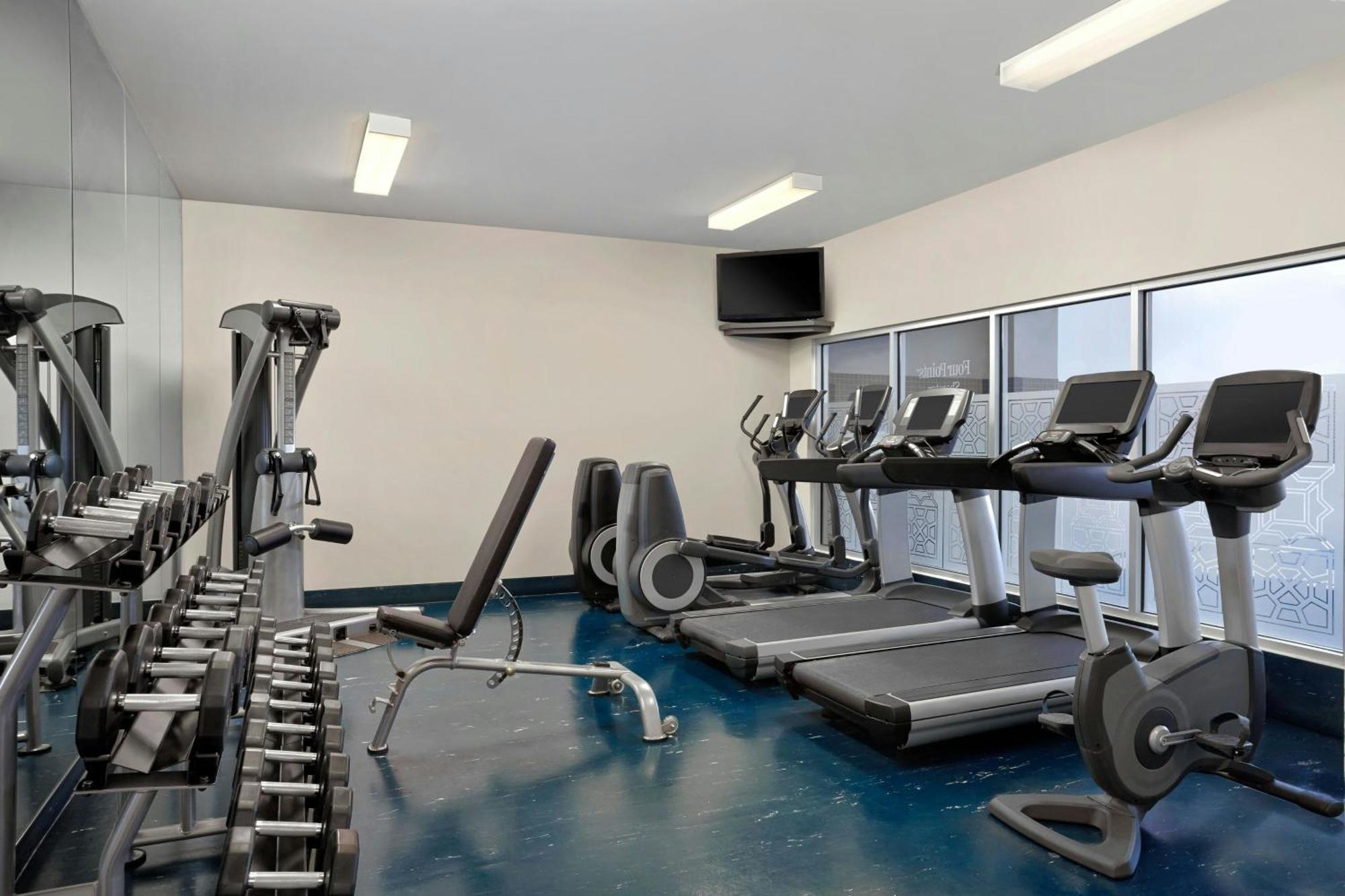Four Points By Sheraton Hotel & Suites Calgary West Bagian luar foto