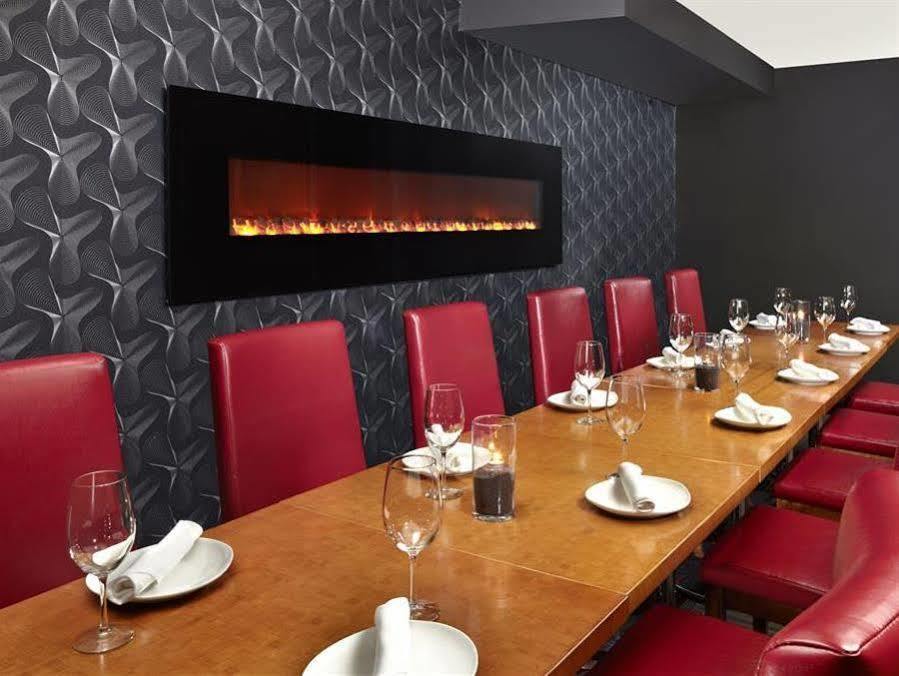 Four Points By Sheraton Hotel & Suites Calgary West Bagian luar foto